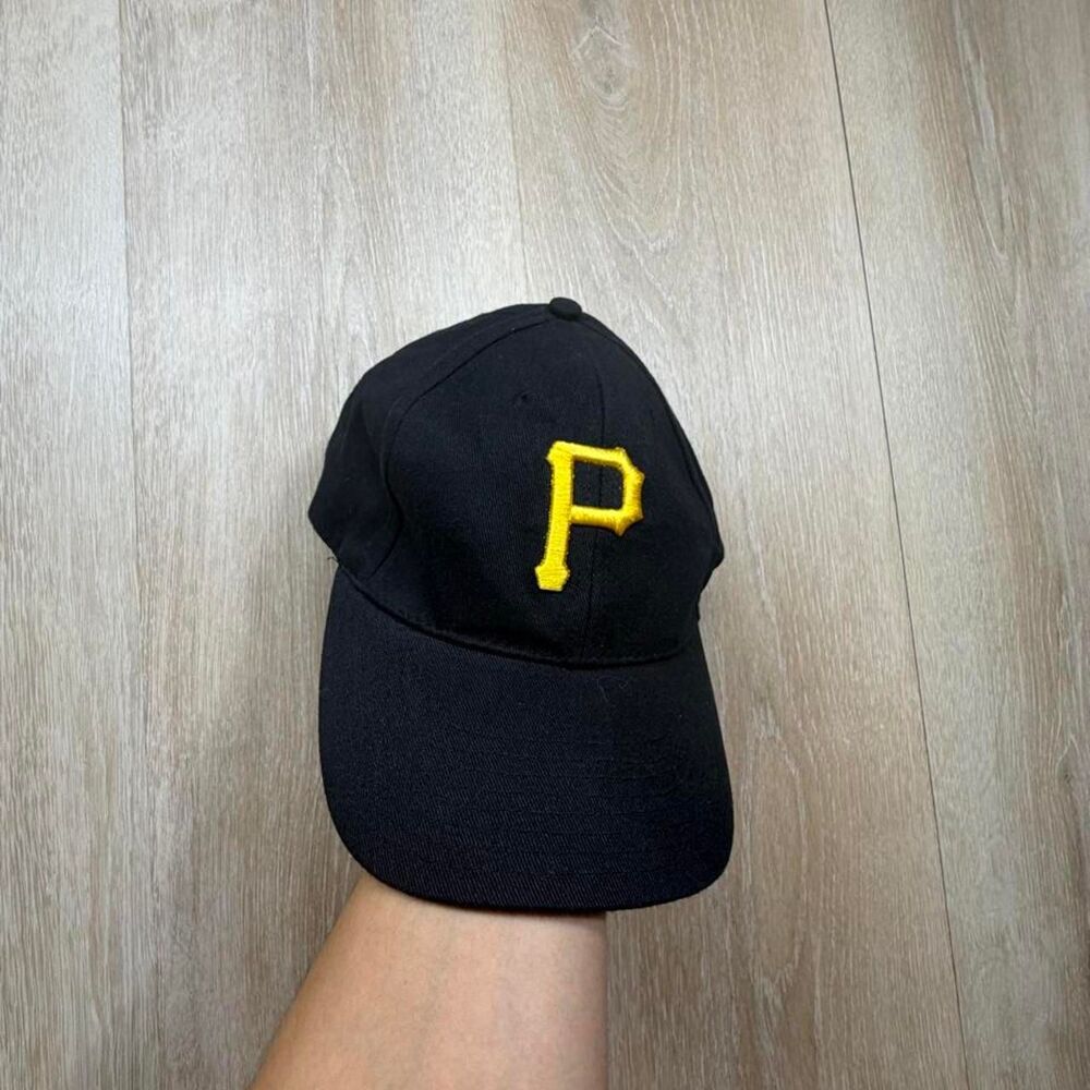 Mlb Men's Black and Navy Hat